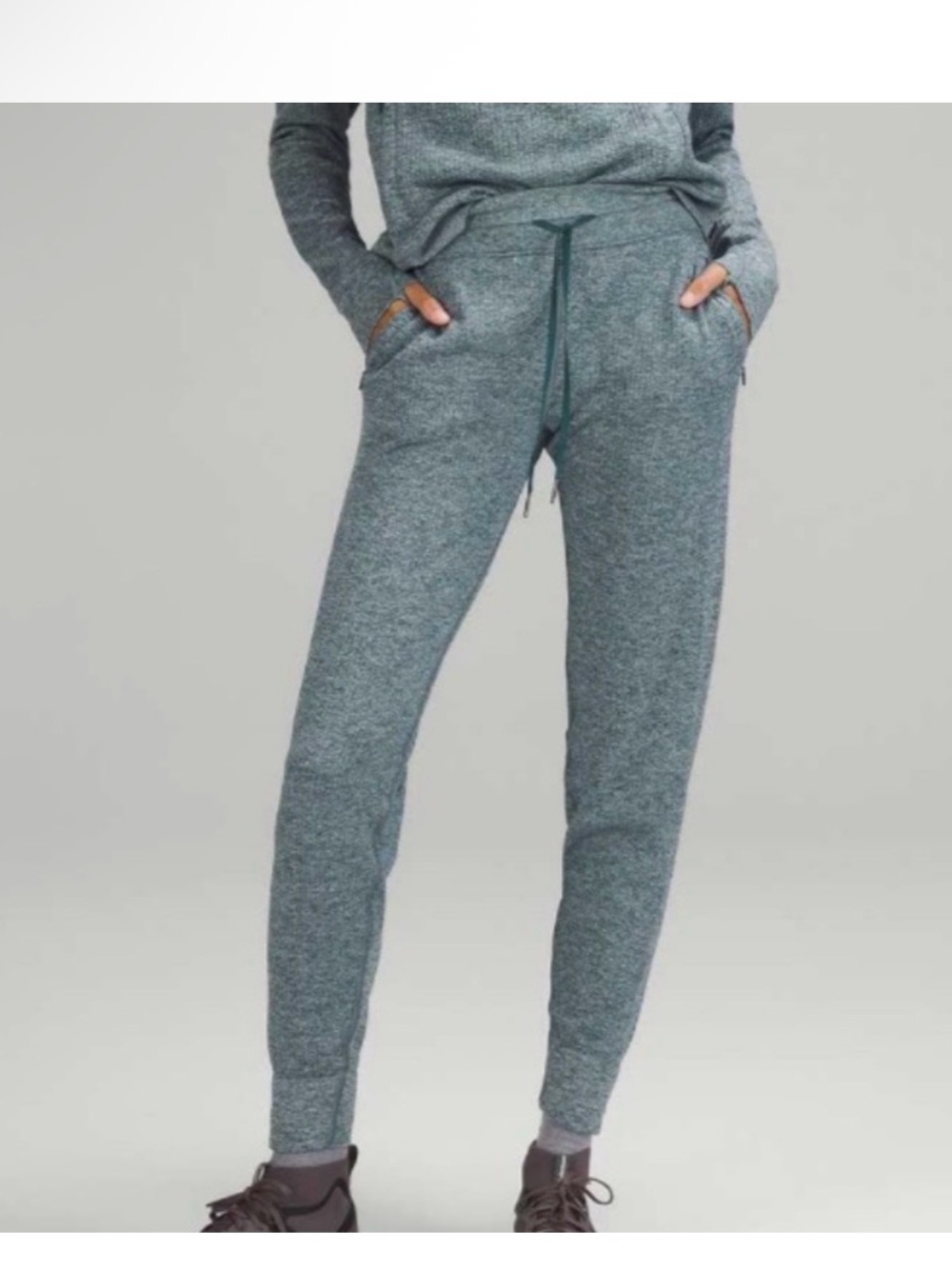 Lululemon Engineered Warmth Jogger GREEN JASPER/WHITE Size 6
